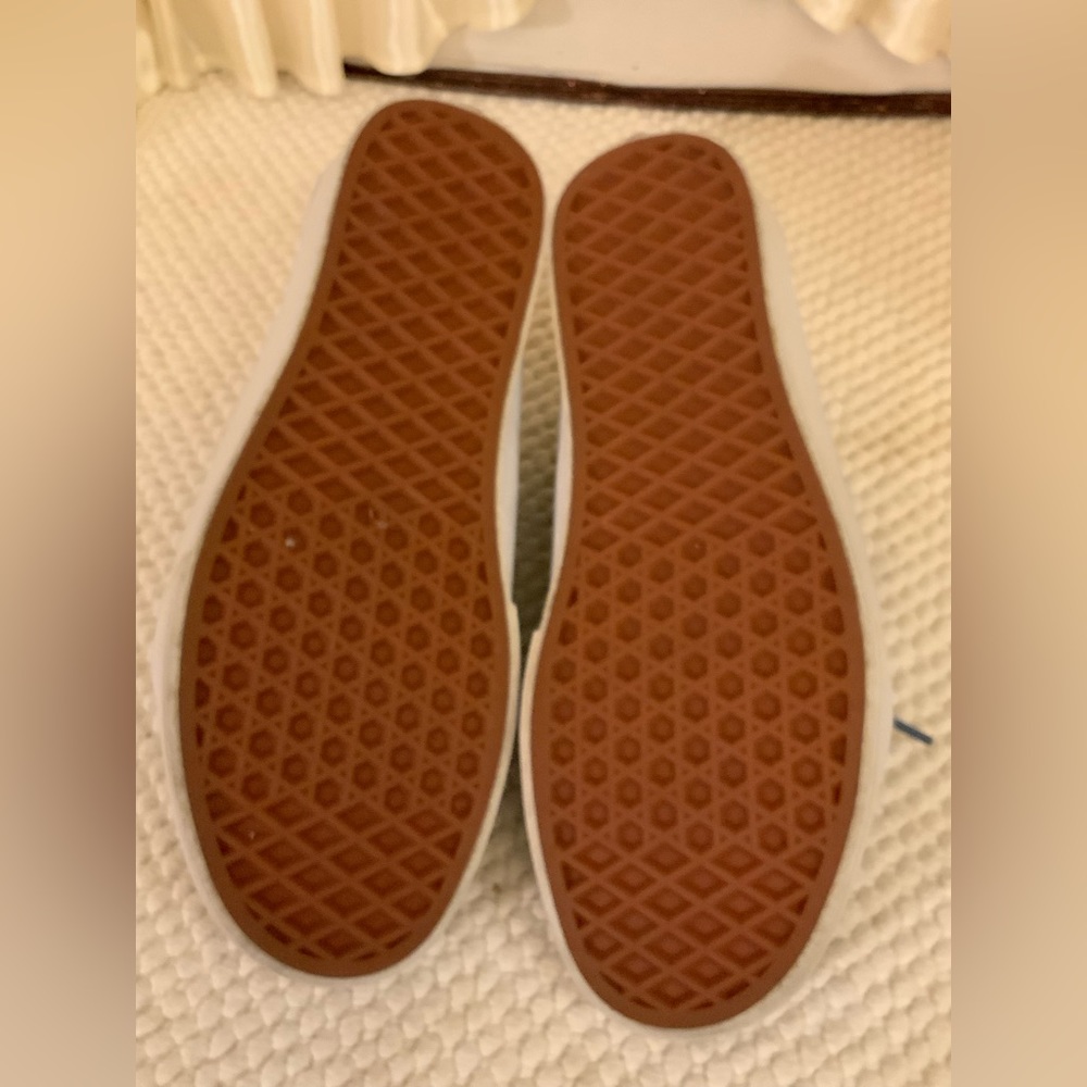 VANS - Picture 7 of 8